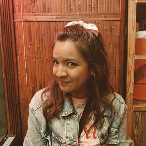 Meet your Posher, Stephanie 🧡